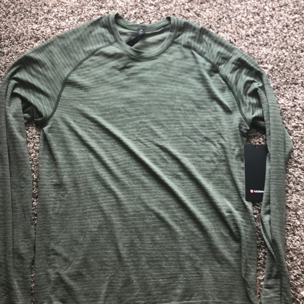 NWT Metal Vent Tech LS 2.0. Size large.